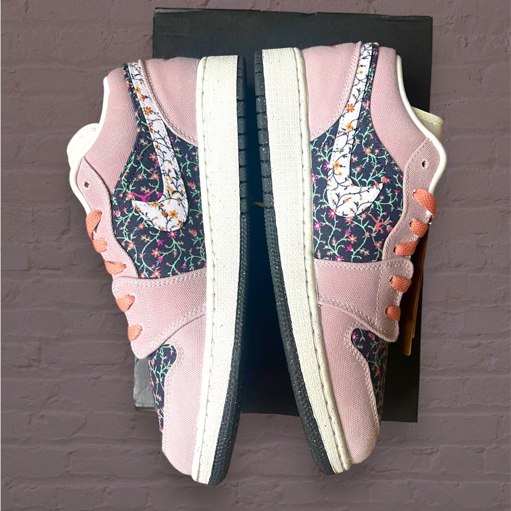 Nike Air Jordan 1 Low SE Floral Kid's Size 7Y Sneakers FJ3445-001 - Picture 1 of 7